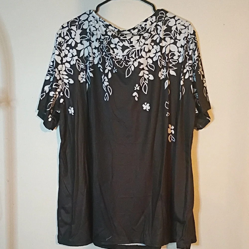 Floral Gray Women's Top - Picture 3 of 4